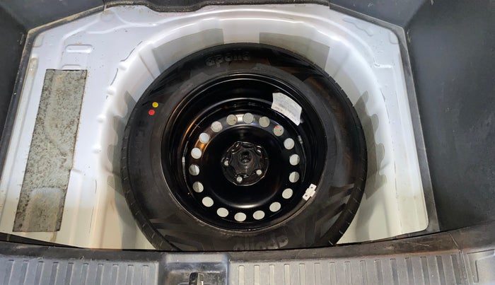 2022 Skoda KUSHAQ AMBITION 1.0L TSI MT, Petrol, Manual, 39,998 km, Spare Tyre