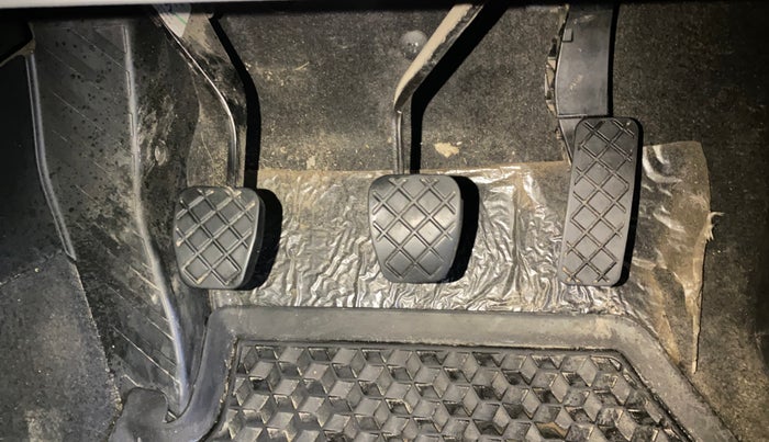 2022 Skoda KUSHAQ AMBITION 1.0L TSI MT, Petrol, Manual, 39,998 km, Pedals