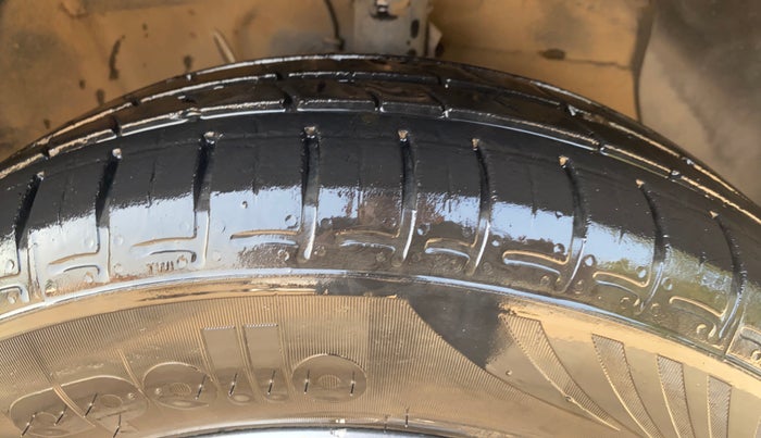 2021 Hyundai GRAND I10 NIOS SPORTZ AMT 1.2 KAPPA VTVT, Petrol, Automatic, 30,399 km, Right Front Tyre Tread