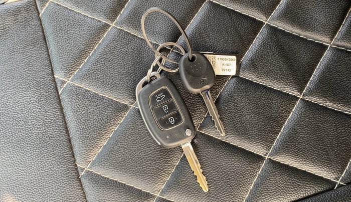 2021 Hyundai GRAND I10 NIOS SPORTZ AMT 1.2 KAPPA VTVT, Petrol, Automatic, 30,399 km, Key Close Up