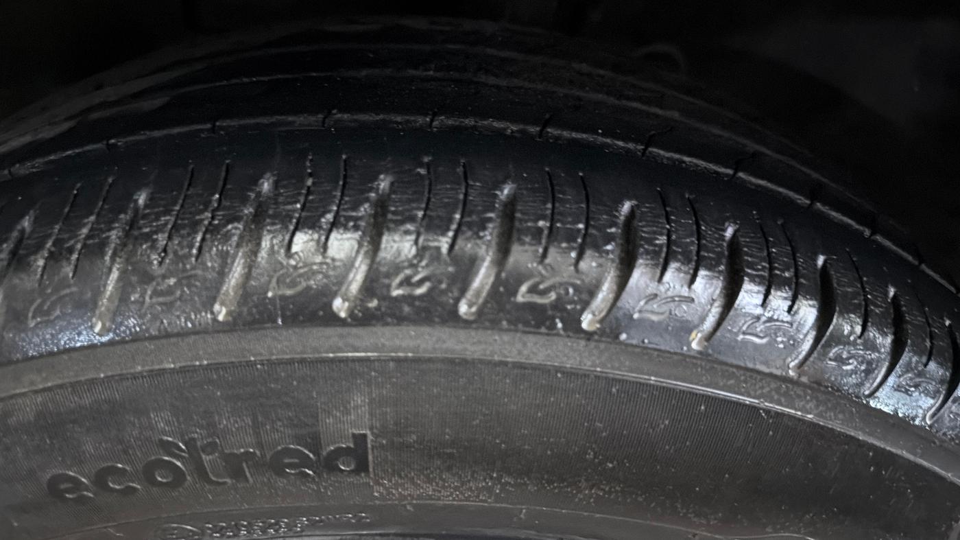 2021 Hyundai VENUE SX PLUS 1.0 TURBO DCT, Petrol, Automatic, 26,008 km, Left Front Tyre Tread