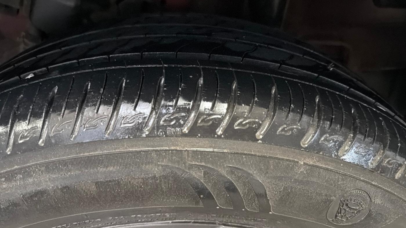 2021 Hyundai VENUE SX PLUS 1.0 TURBO DCT, Petrol, Automatic, 26,008 km, Left Rear Tyre Tread