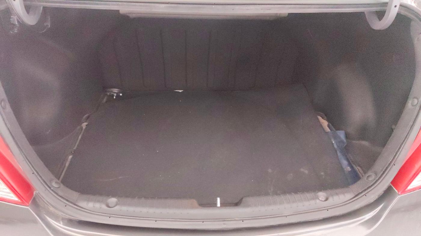 2013 Hyundai Verna FLUIDIC 1.6 VTVT SX, Petrol, Manual, 59,880 km, Boot Inside