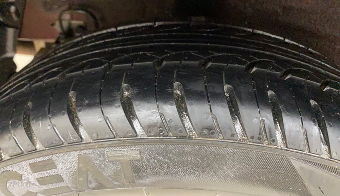 2015 Hyundai Grand i10 ASTA AT 1.2 KAPPA VTVT, Petrol, Automatic, 57,352 km, Right Rear Tyre Tread