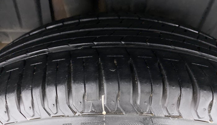 2021 Maruti XL6 ALPHA AT SHVS, Petrol, Automatic, 17,341 km, Right Rear Tyre Tread