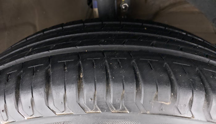 2021 Maruti XL6 ALPHA AT SHVS, Petrol, Automatic, 17,341 km, Right Front Tyre Tread