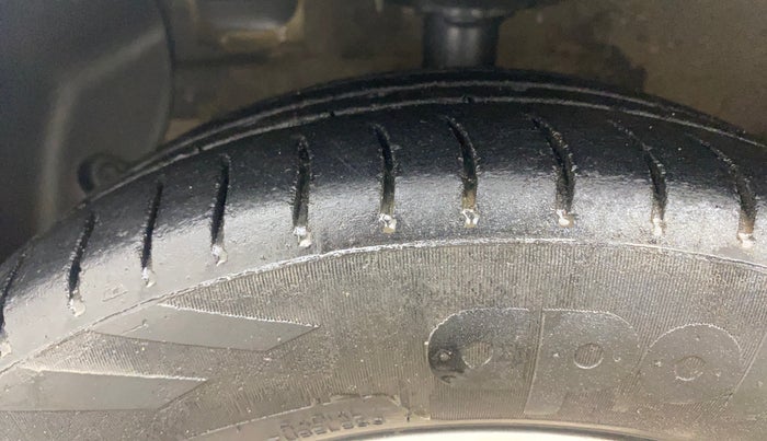 2014 Hyundai Grand i10 ASTA AT 1.2 KAPPA VTVT, Petrol, Automatic, 98,997 km, Left Front Tyre Tread