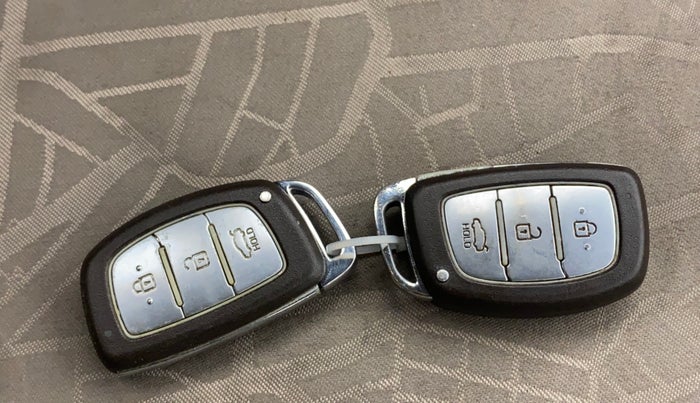 2014 Hyundai Grand i10 ASTA AT 1.2 KAPPA VTVT, Petrol, Automatic, 98,997 km, Key Close Up