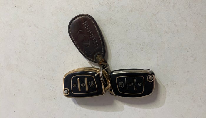 2015 Hyundai Xcent S 1.2, CNG, Manual, 78,071 km, Key Close Up