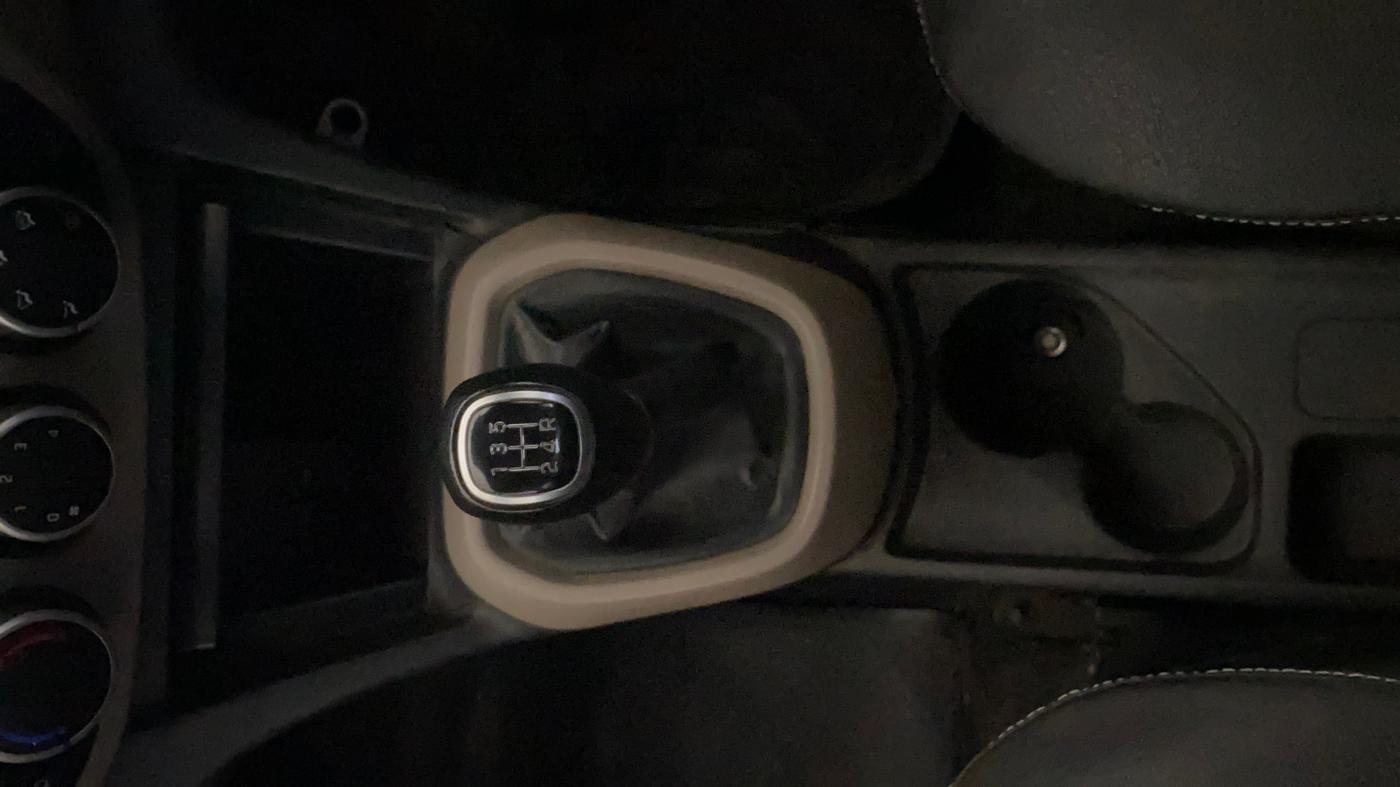2015 Hyundai Xcent S 1.2, CNG, Manual, 50 km, Gear Lever