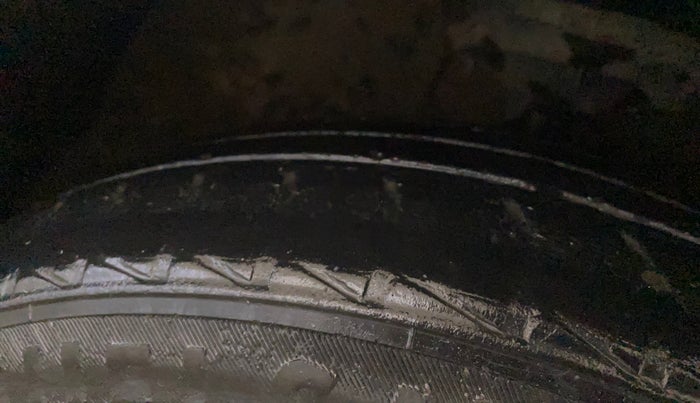 2015 Hyundai Xcent S 1.2, CNG, Manual, 78,071 km, Right Front Tyre Tread