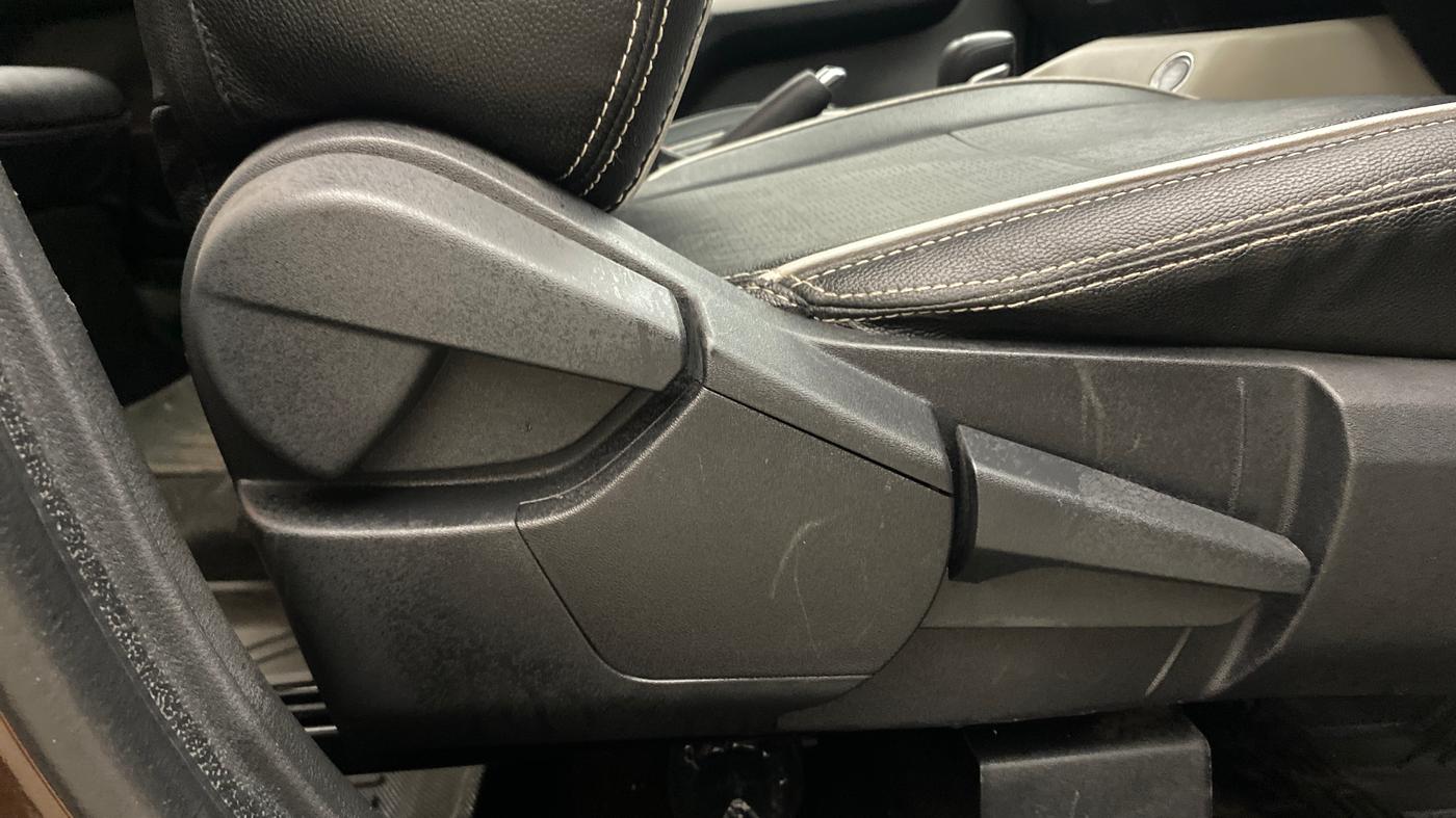 2022 Nissan MAGNITE XV PREMIUM TURBO CVT, Petrol, Automatic, 58,106 km, Driver Side Adjustment Panel