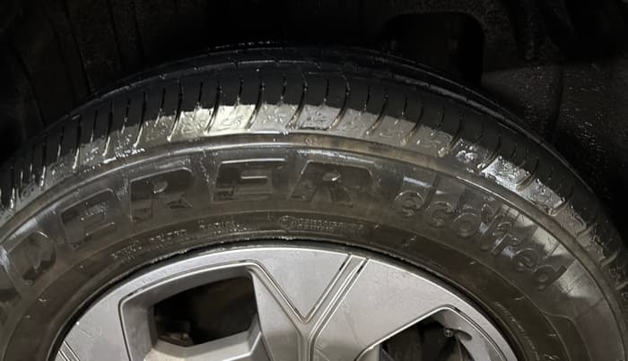 2024 Mahindra XUV 3XO MX3 Pro 1.2 L TCMPFi, Petrol, Manual, 17,317 km, Right Rear Tyre Tread