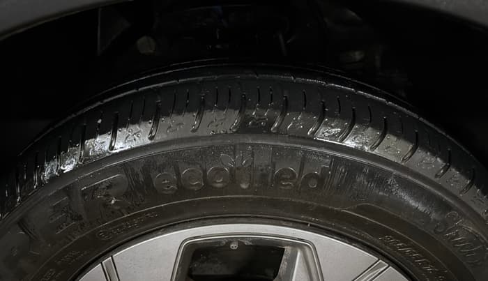 2024 Mahindra XUV 3XO MX3 Pro 1.2 L TCMPFi, Petrol, Manual, 17,317 km, Right Front Tyre Tread