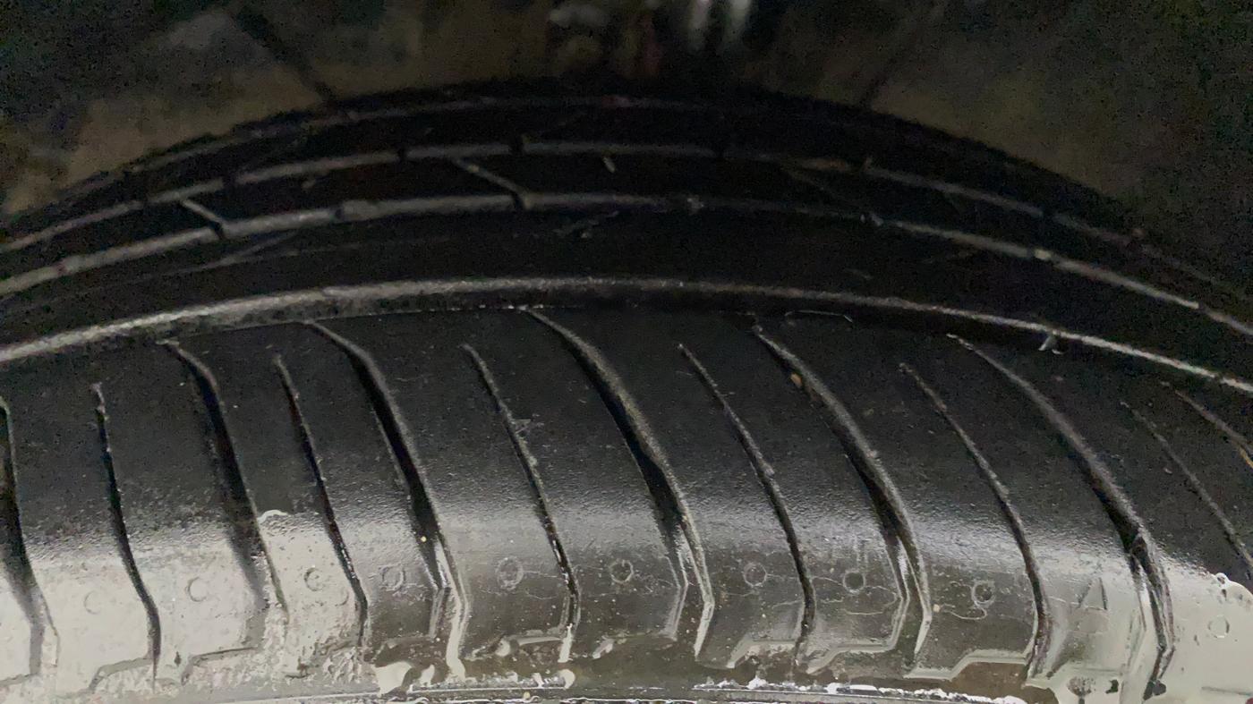 2016 Maruti Baleno ZETA PETROL 1.2, Petrol, Manual, 97,811 km, Left Front Tyre Tread