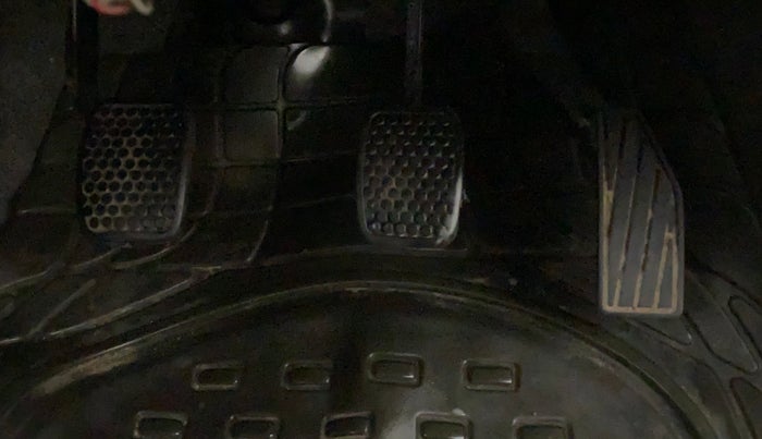 2019 Maruti Alto LXI, Petrol, Manual, 27,896 km, Pedals