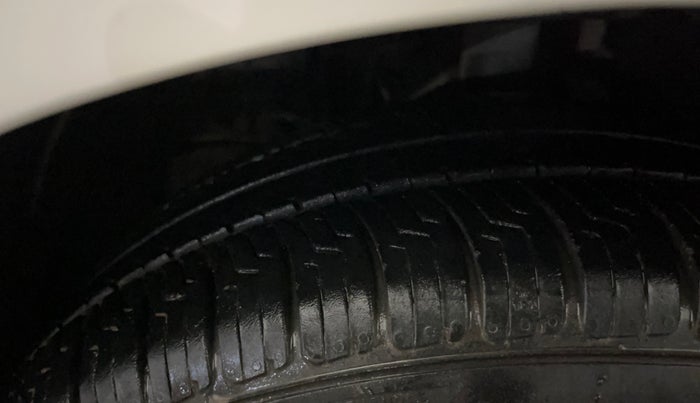 2020 Tata Tiago XE 1.2 REVOTRON, CNG, Manual, 44,053 km, Left Front Tyre Tread