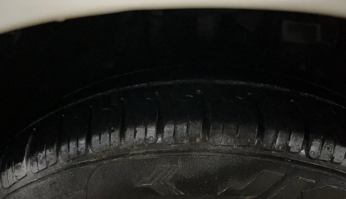 2020 Tata Tiago XE 1.2 REVOTRON, CNG, Manual, 44,053 km, Right Front Tyre Tread