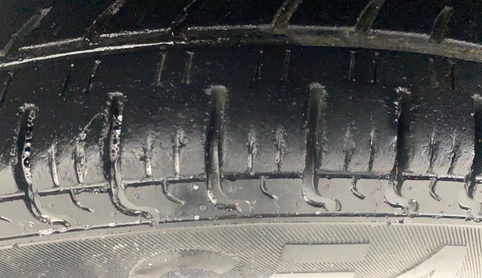 2018 Renault Kwid RXL, Petrol, Manual, 38,166 km, Right Rear Tyre Tread