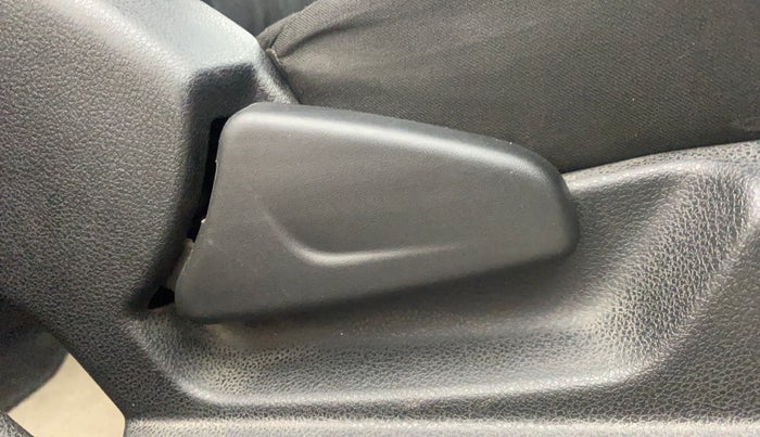 2018 Renault Kwid RXL, Petrol, Manual, 38,166 km, Driver Side Adjustment Panel