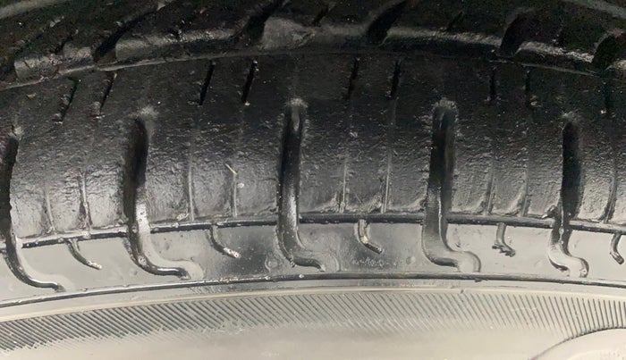 2018 Renault Kwid RXL, Petrol, Manual, 38,166 km, Left Front Tyre Tread