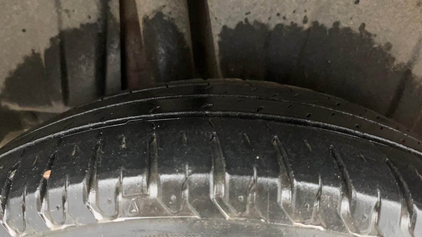 2022 Maruti Ertiga ZXI+ AT SHVS, Petrol, Automatic, 33,804 km, Right Rear Tyre Tread