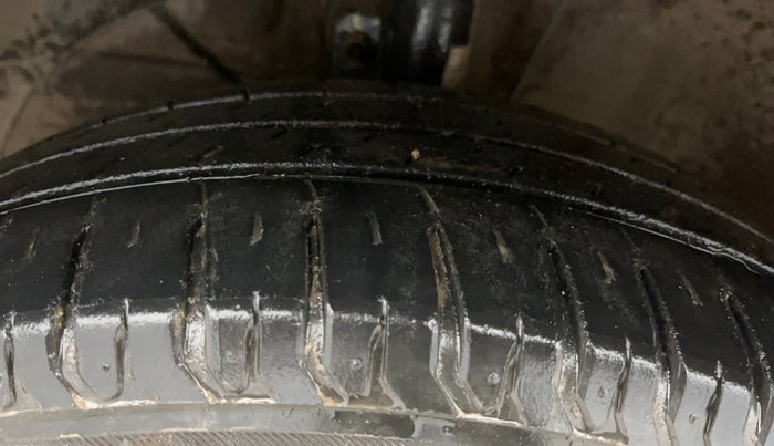 2022 Maruti Ertiga ZXI+ AT SHVS, Petrol, Automatic, 33,053 km, Left Front Tyre Tread