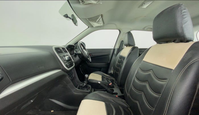 2020 Maruti Vitara Brezza VXI, Petrol, Manual, 53,238 km, Right Side Front Door Cabin