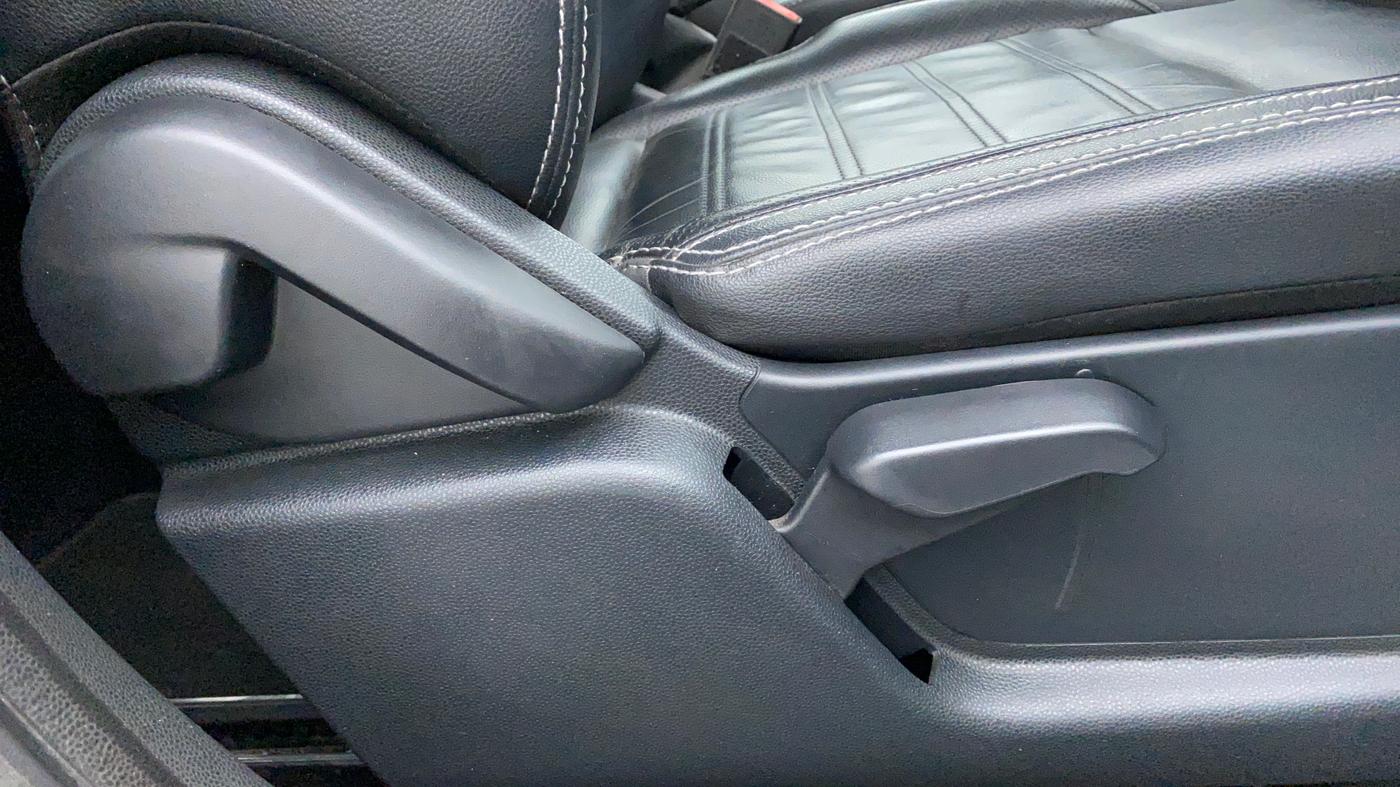2018 Ford Ecosport 1.5 TDCI TITANIUM PLUS, Diesel, Manual, 67,312 km, Driver Side Adjustment Panel