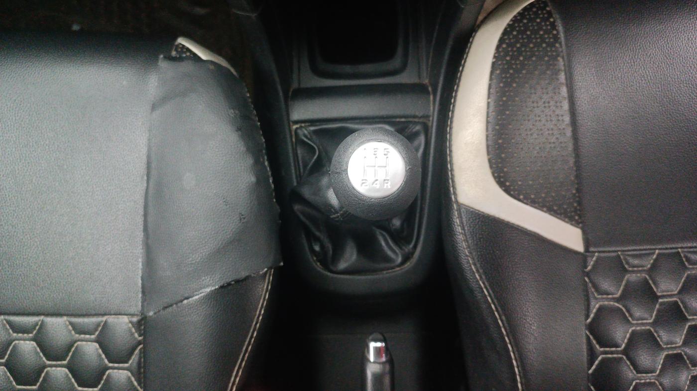 2015 Maruti Swift VXI, Petrol, Manual, 92,353 km, Gear Lever