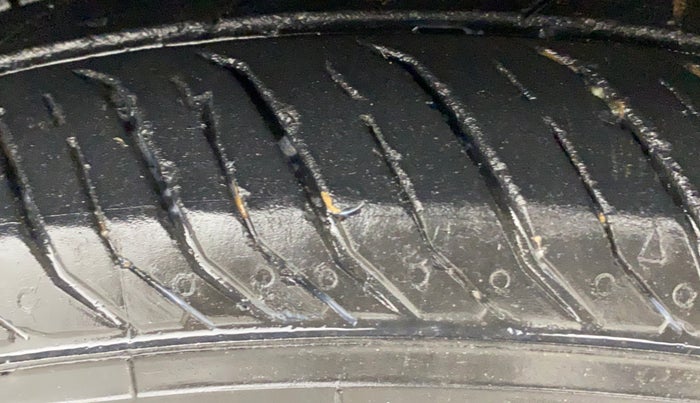 2024 Nissan MAGNITE XV MT, Petrol, Manual, 18,224 km, Right Front Tyre Tread