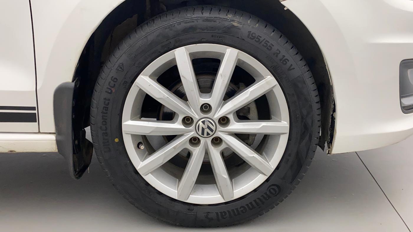 2018 Volkswagen Vento HIGHLINE PLUS 1.2 AT 16 ALLOY, Petrol, Automatic, 30,593 km, Right Front Wheel
