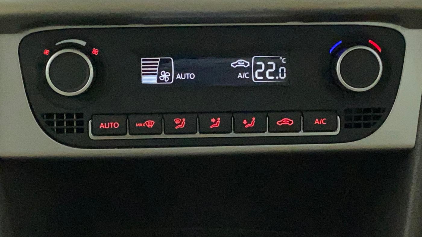 2018 Volkswagen Vento HIGHLINE PLUS 1.2 AT 16 ALLOY, Petrol, Automatic, 30,593 km, Automatic Climate Control