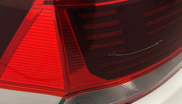 2018 Volkswagen Vento HIGHLINE PLUS 1.2 AT 16 ALLOY, Petrol, Automatic, 30,593 km, Left tail light - Minor scratches