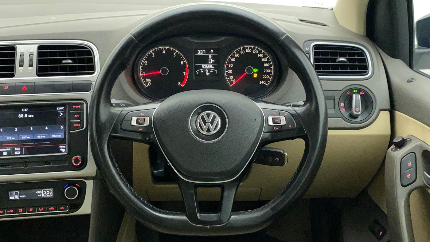2018 Volkswagen Vento HIGHLINE PLUS 1.2 AT 16 ALLOY, Petrol, Automatic, 30,593 km, Steering Wheel Close Up
