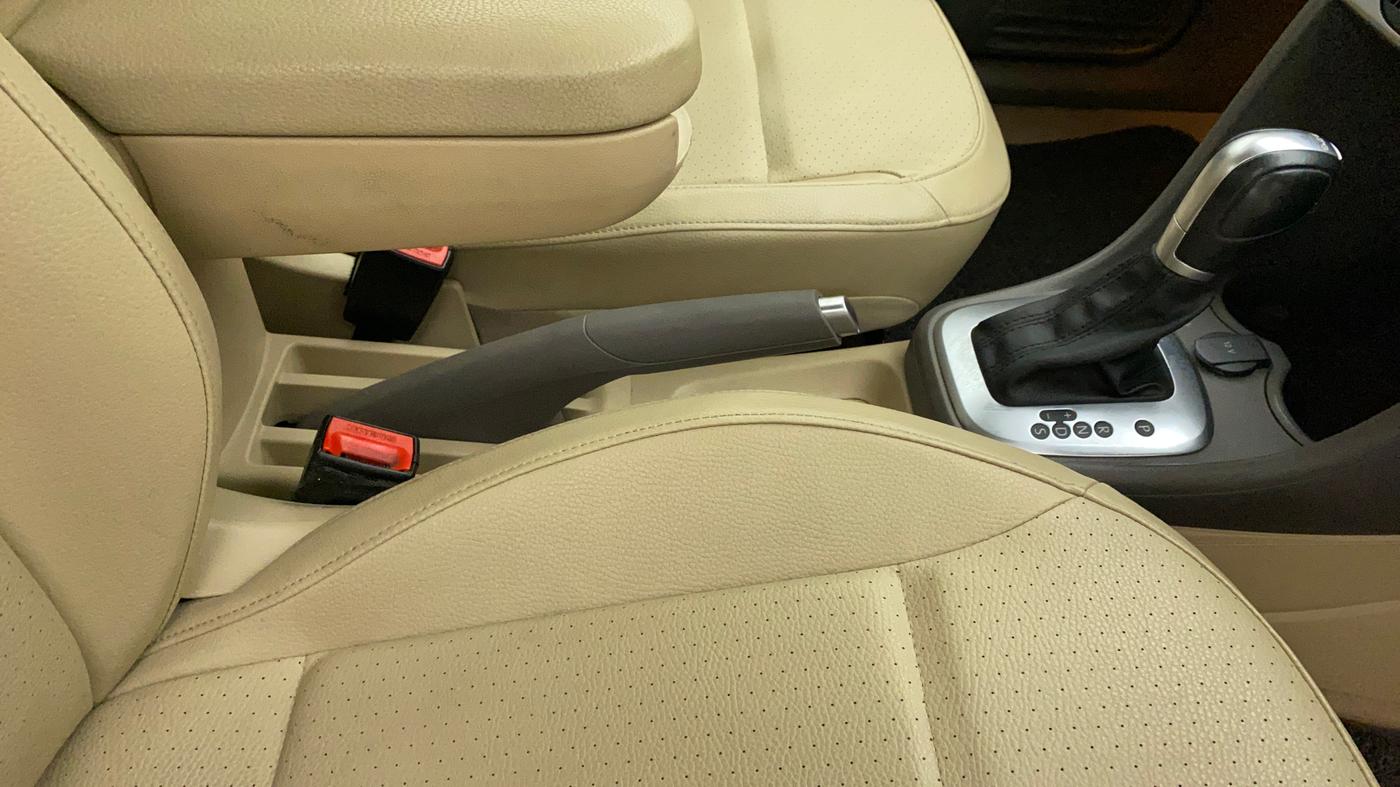 2018 Volkswagen Vento HIGHLINE PLUS 1.2 AT 16 ALLOY, Petrol, Automatic, 30,593 km, Gear Lever