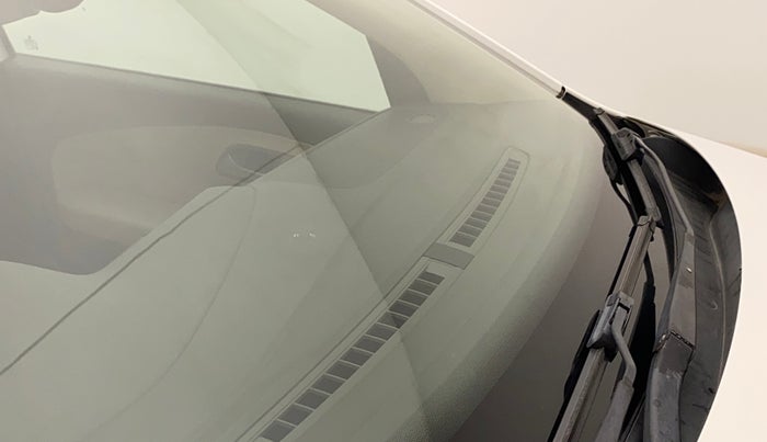 2018 Volkswagen Vento HIGHLINE PLUS 1.2 AT 16 ALLOY, Petrol, Automatic, 30,593 km, Front windshield - Minor spot on windshield