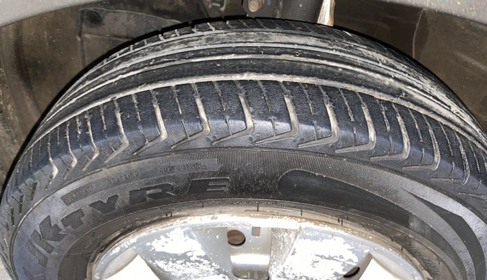 2021 Maruti New Wagon-R LXI CNG (O) 1.0, CNG, Manual, 43,516 km, Left Front Tyre Tread