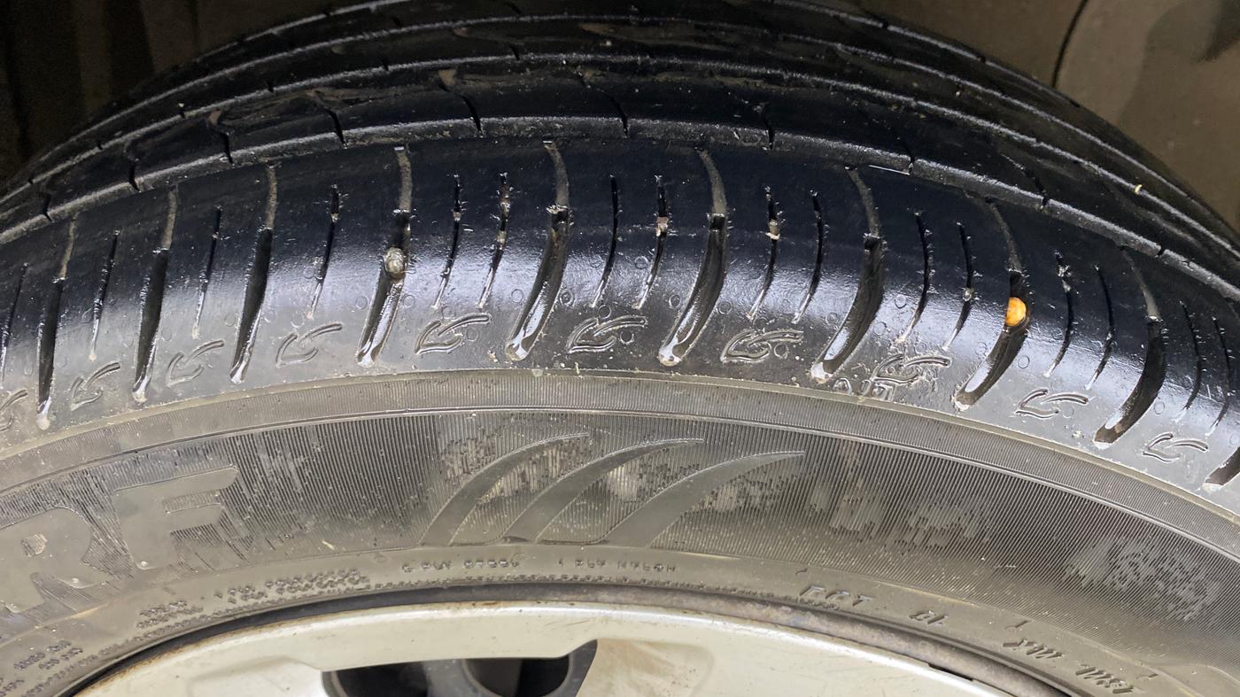 2020 Maruti Vitara Brezza VXI, Petrol, Manual, 30,586 km, Left Front Tyre Tread