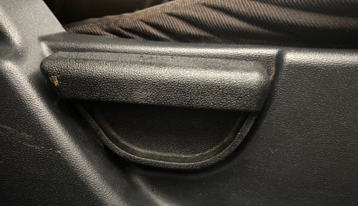 2014 Hyundai Elite i20 SPORTZ 1.4 CRDI, Diesel, Manual, 1,37,256 km, Driver Side Adjustment Panel