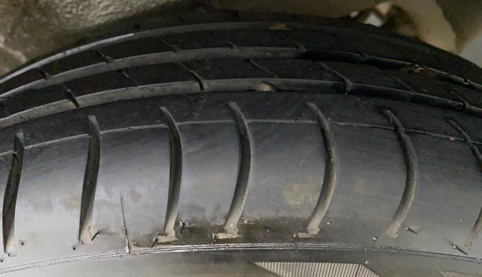 2018 Maruti Wagon R 1.0 LXI CNG, CNG, Manual, 35,425 km, Left Front Tyre Tread