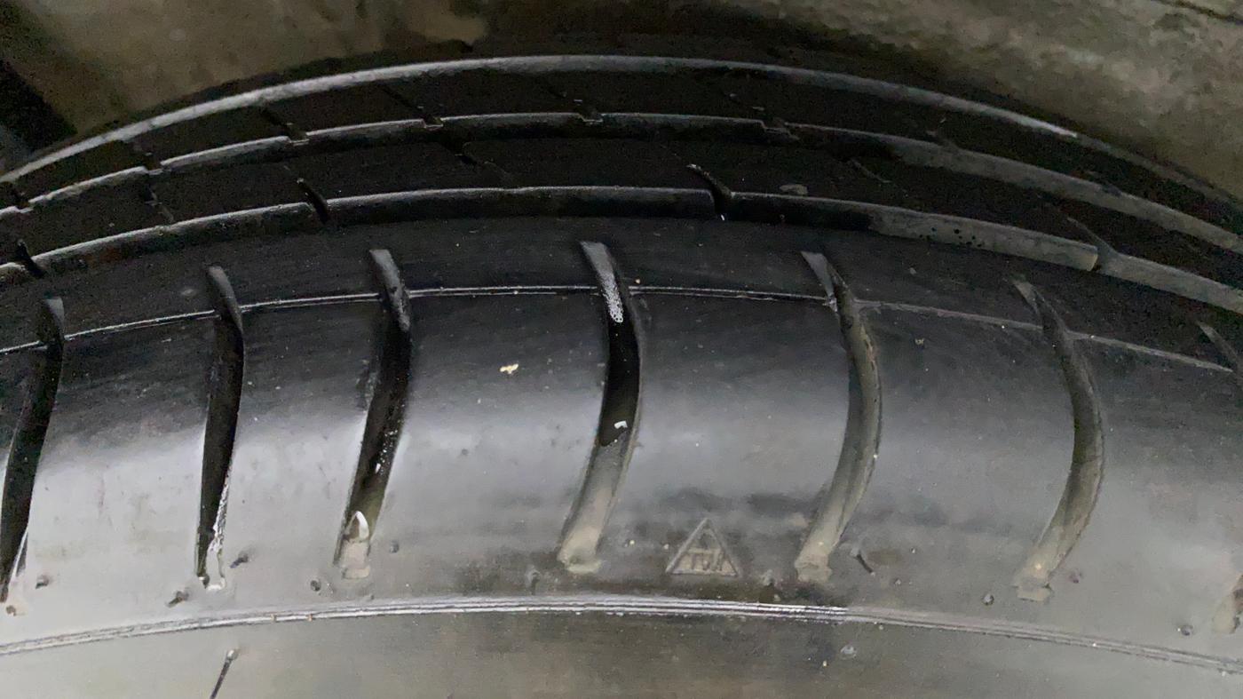 2018 Maruti Wagon R 1.0 LXI CNG, CNG, Manual, 35,425 km, Right Front Tyre Tread