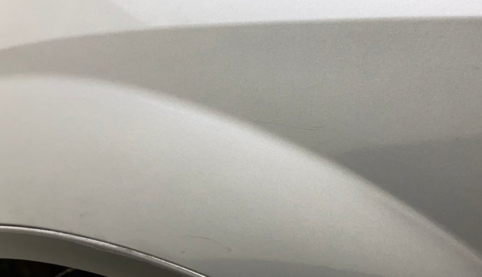 2014 Mahindra XUV500 W6, Diesel, Manual, 1,33,365 km, Left fender - Minor scratches