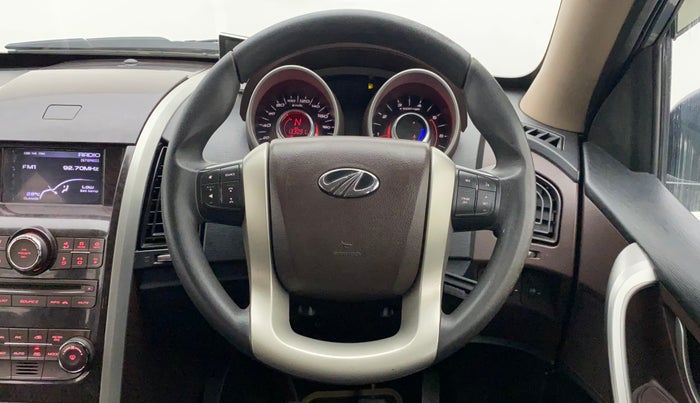 2014 Mahindra XUV500 W6, Diesel, Manual, 1,33,365 km, Steering Wheel Close Up