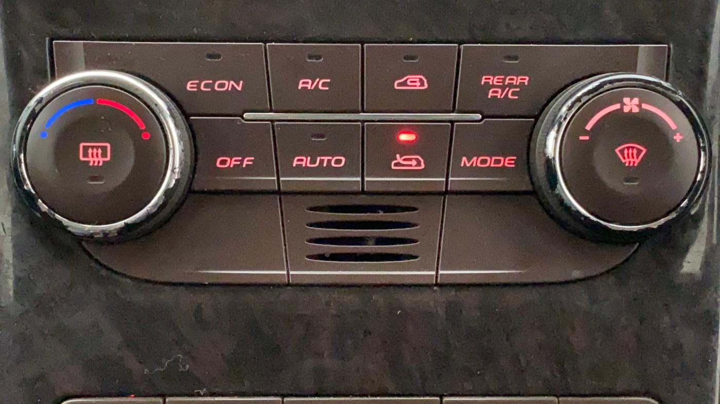 2014 Mahindra XUV500 W6, Diesel, Manual, 1,33,365 km, Automatic Climate Control
