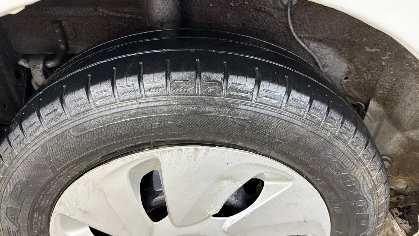 2019 Maruti Celerio VXI AMT, Petrol, Automatic, 69,304 km, Right Rear Tyre Tread