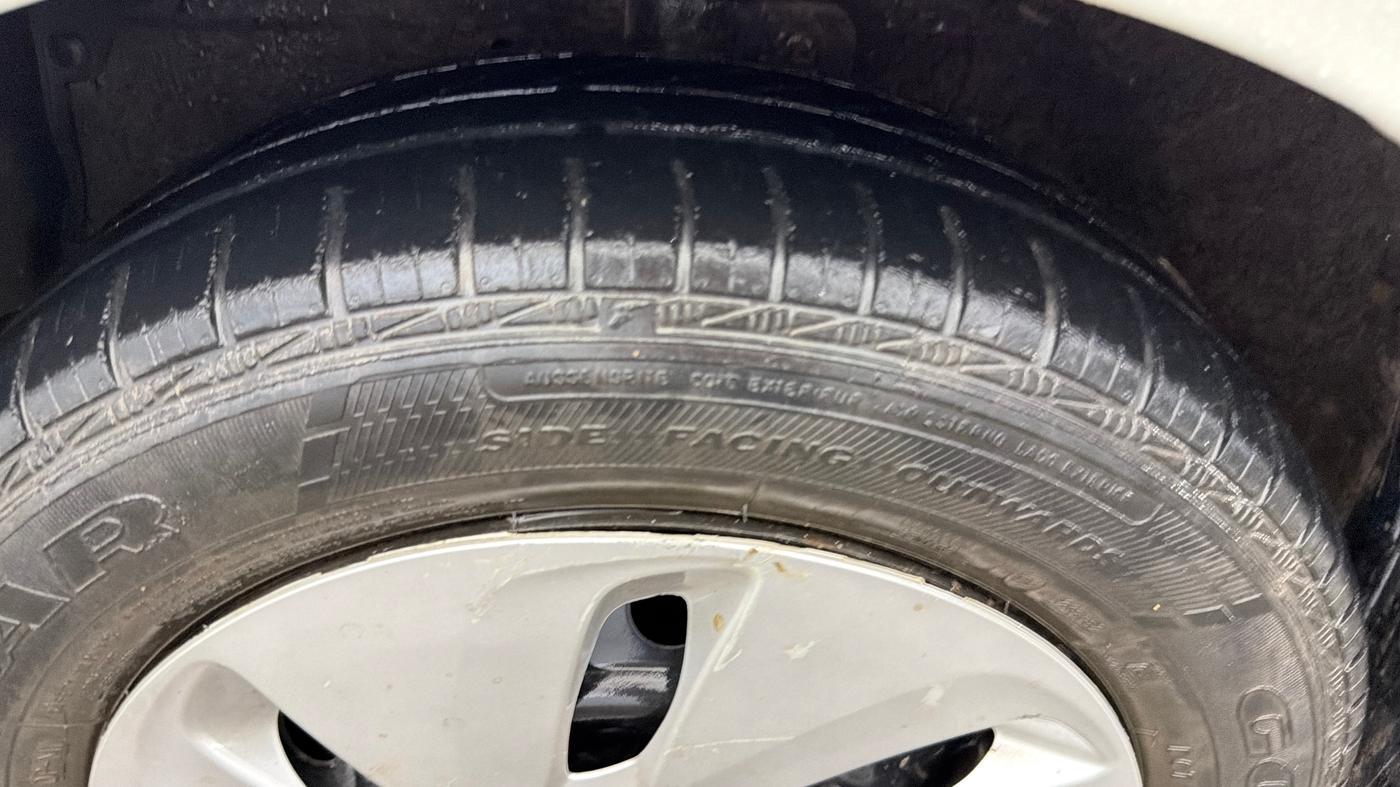 2019 Maruti Celerio VXI AMT, Petrol, Automatic, 69,304 km, Left Front Tyre Tread