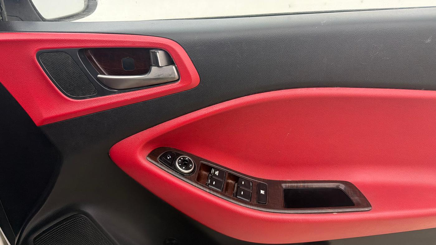 2015 Hyundai i20 Active 1.2 SX, Petrol, Manual, 76,929 km, Driver Side Door Panels Control