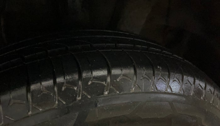 2022 Hyundai GRAND I10 NIOS SPORTZ 1.2 KAPPA VTVT CNG, CNG, Manual, 84,030 km, Left Rear Tyre Tread