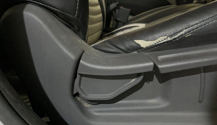 2022 Hyundai GRAND I10 NIOS SPORTZ 1.2 KAPPA VTVT CNG, CNG, Manual, 84,030 km, Driver Side Adjustment Panel